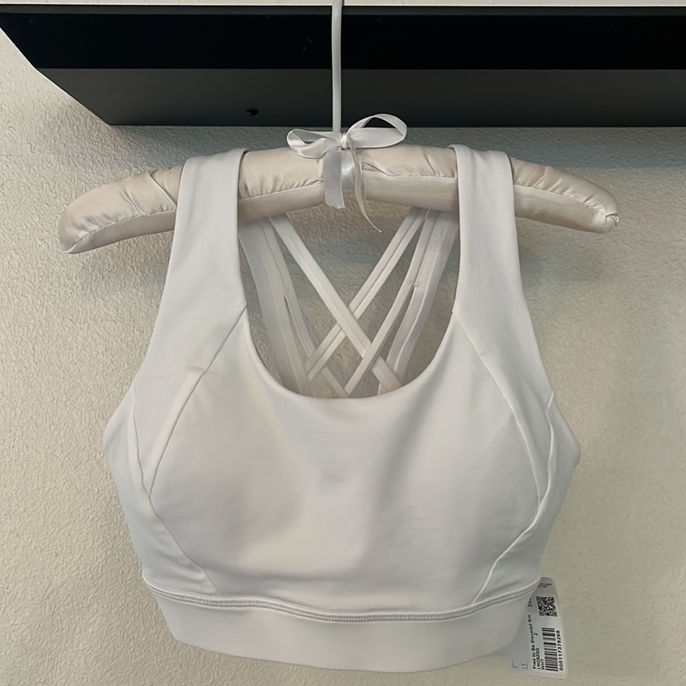 New Lululemon White Free to Be Elevated Sports Bra Size 2